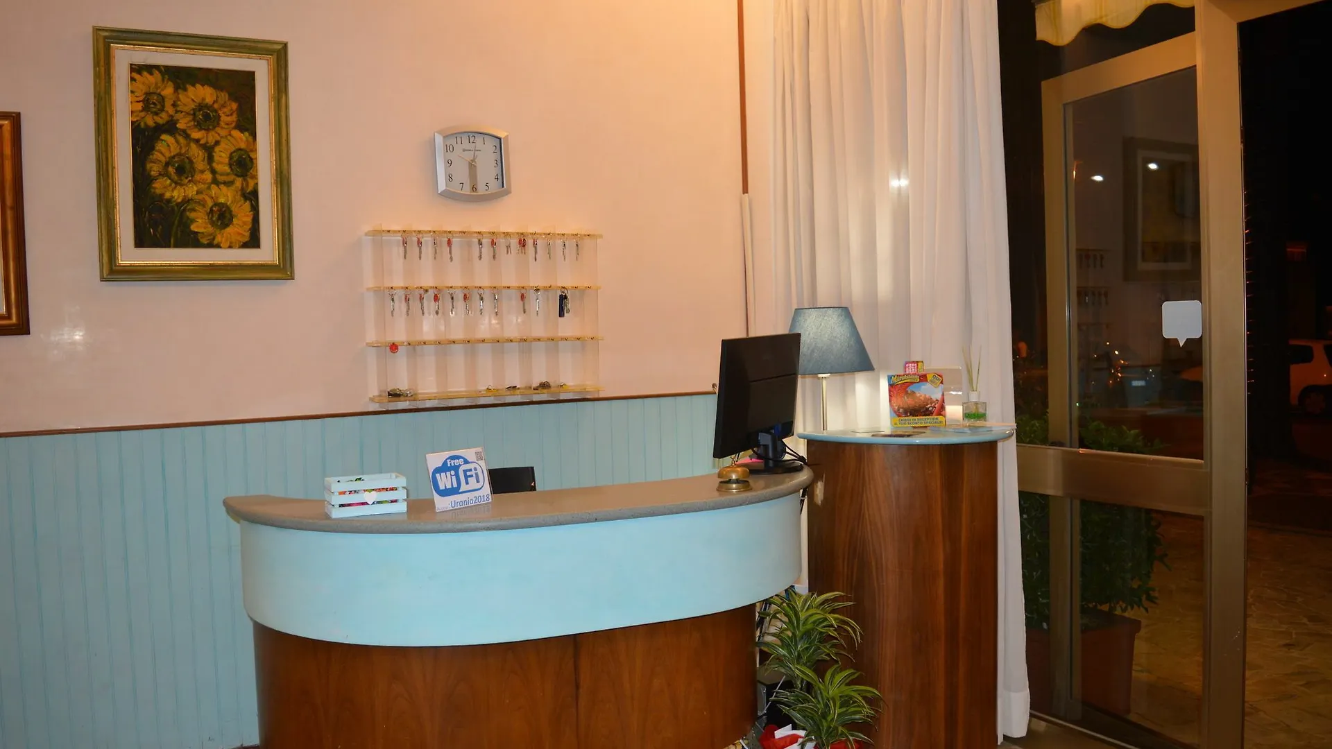 Hotel Urania Fogliano Marina 0*,  Italia